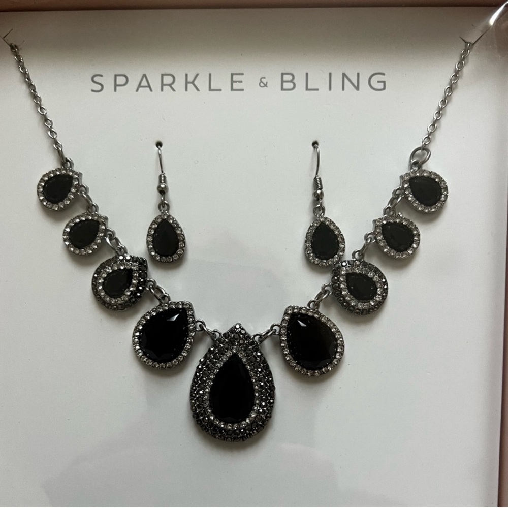 Black and Silver Necklace Set